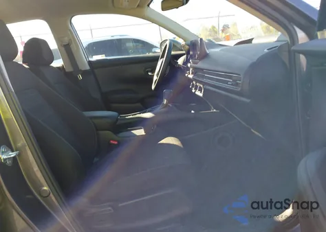 2023 Honda Hr-V Awd Lx z USA, uszkodzony, nr VIN 3CZRZ2H31PM713823